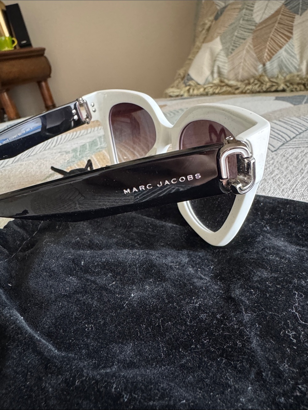 NWOT Marc Jacobs White Cat-Eye Sunglasses